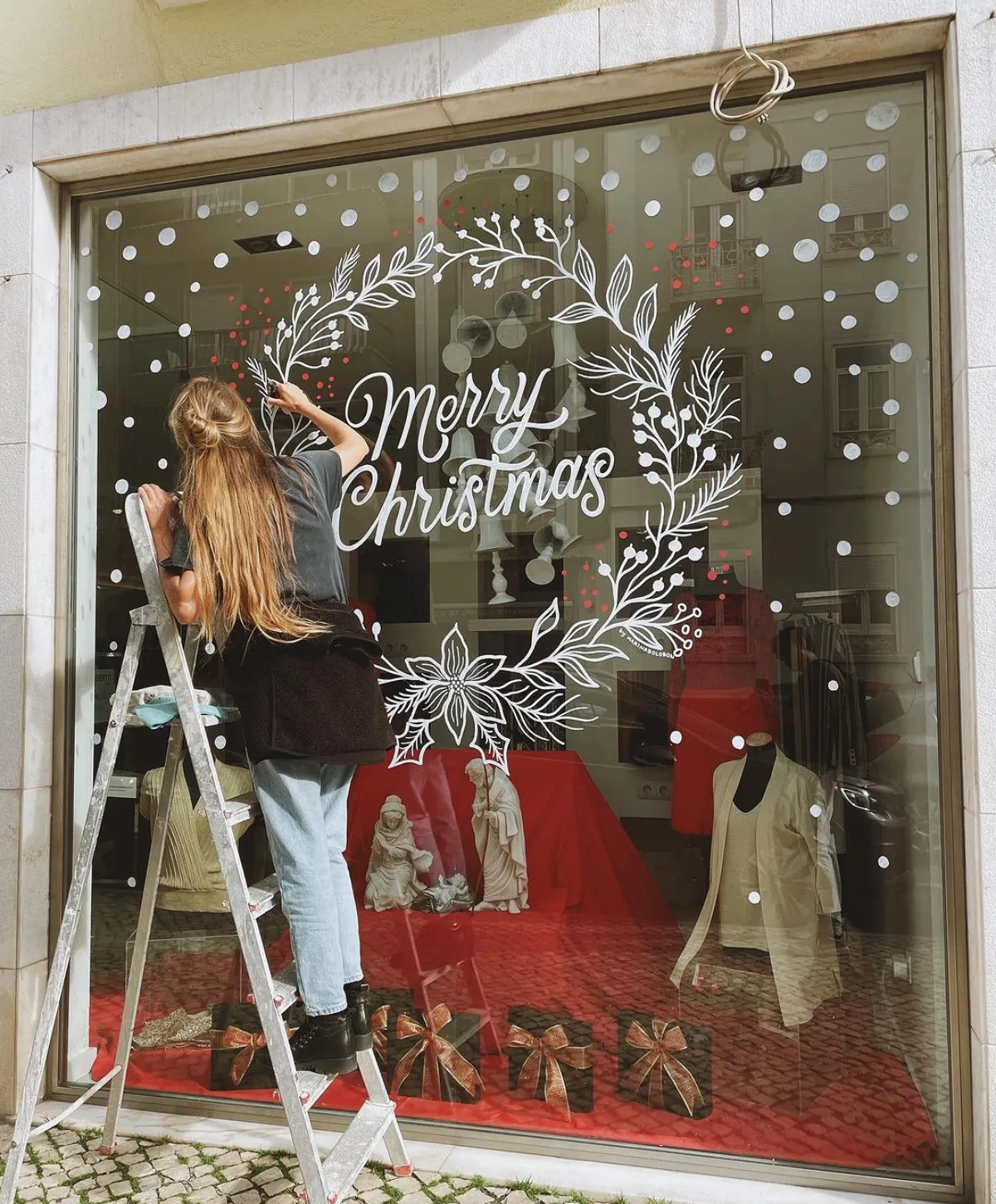 fensterdeko ideen mit kreidemarker weihnachtskranz