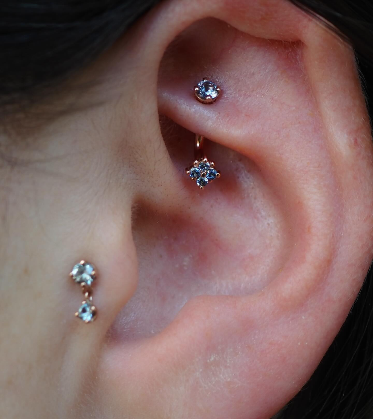 rook piercings mit diamanten