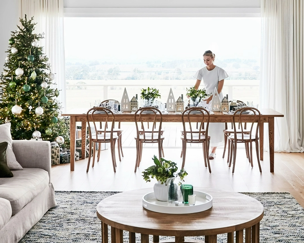 skandinavische weihnachtsdeko wohnzmmerdeko ideen festliche zimmerdeko in gruen und weiss provincialhomeliving