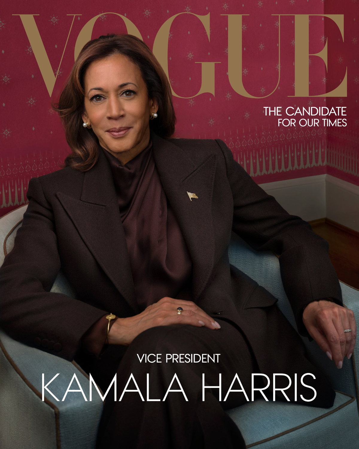 kamala harris auf dem digitalen vogue cover für oktober mit mocha mousse farbe