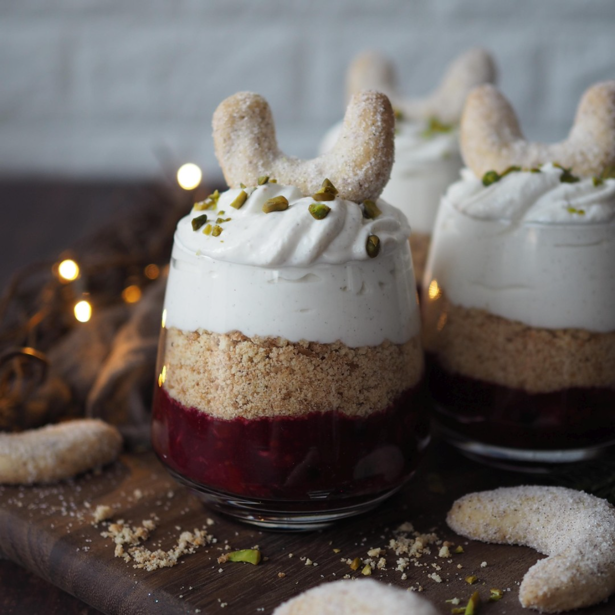 weihnachtliche desserts im glas