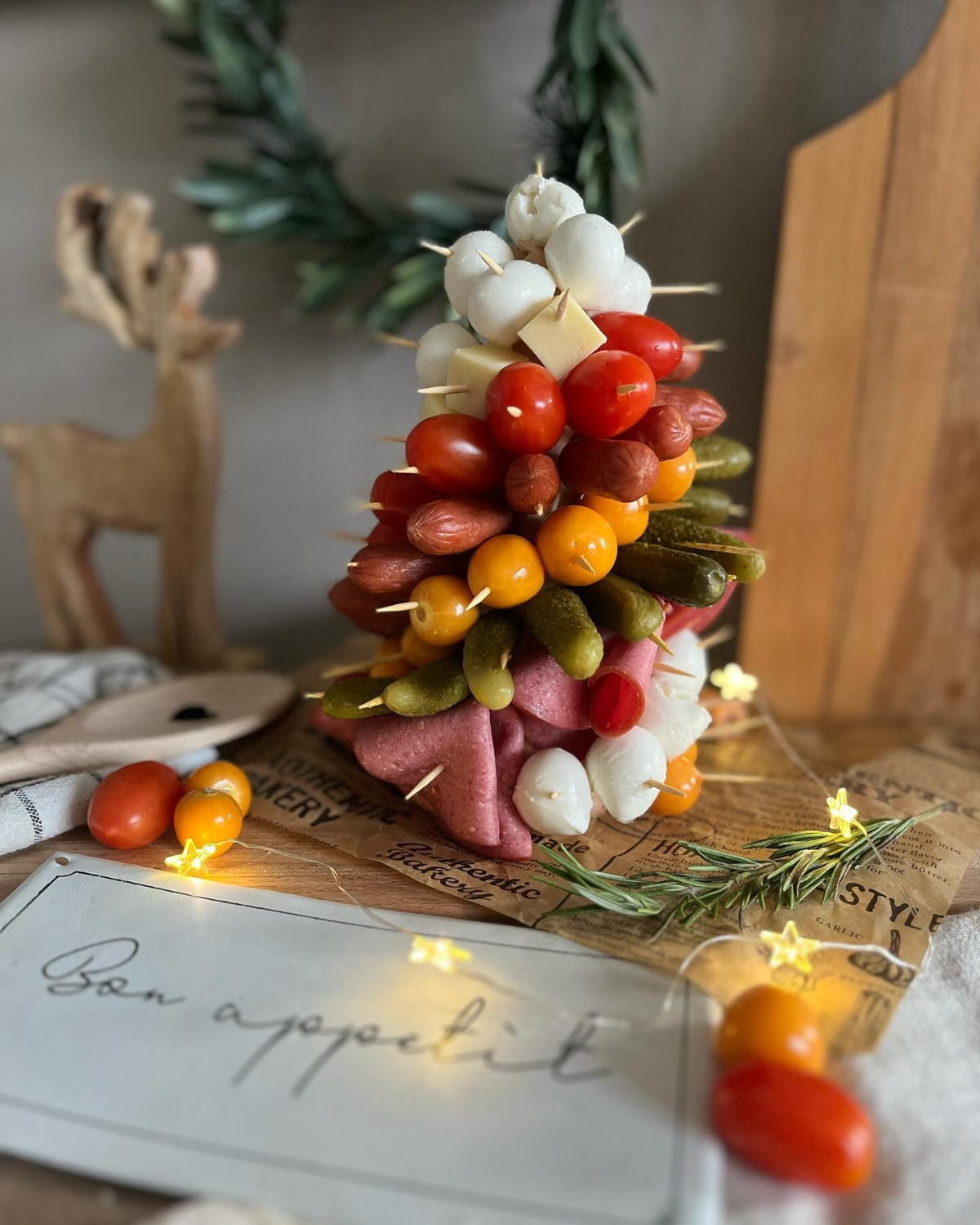 weihnachtsbaum aus lebensmitteln als fingerfood für weihnachten