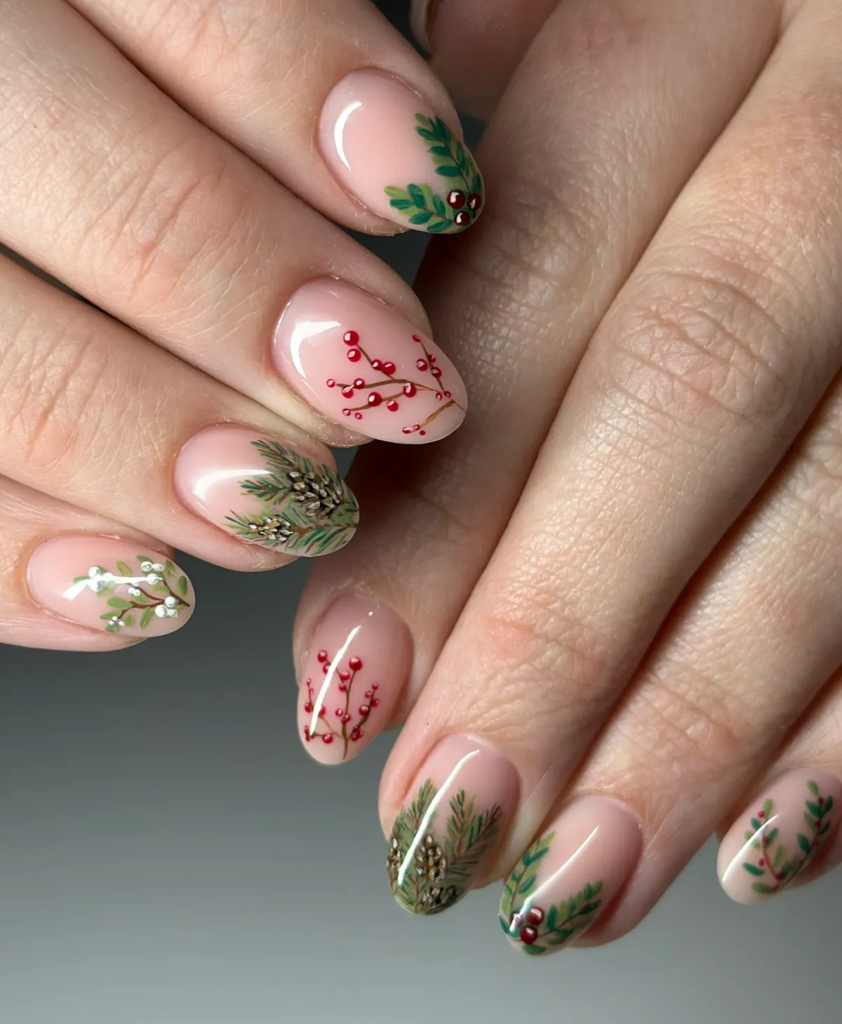 almond nails weihnachten mit tannenzweigen dekoration