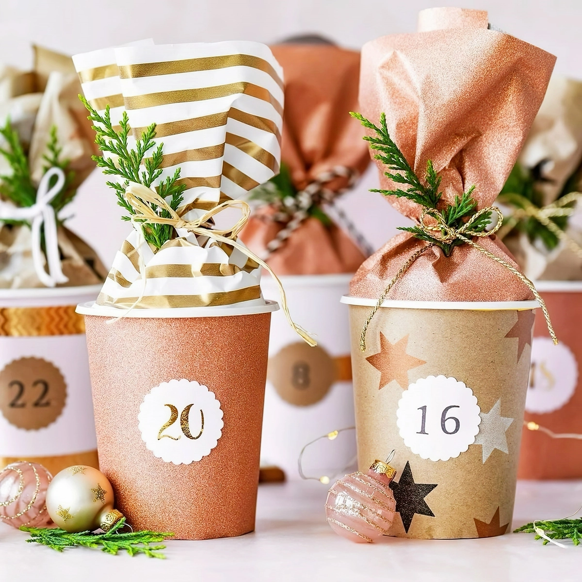 coole bastelideen fuer weihnachten adventskalender aus papierbechern selber machen anleitung nicestthingsblog