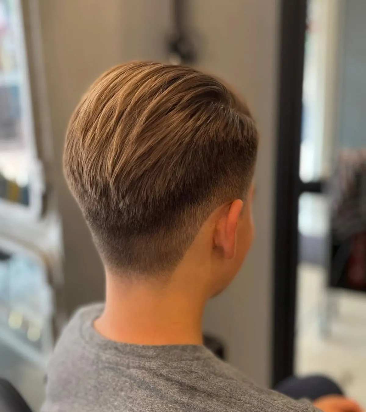 coole frisuren jungs low fade cut teens