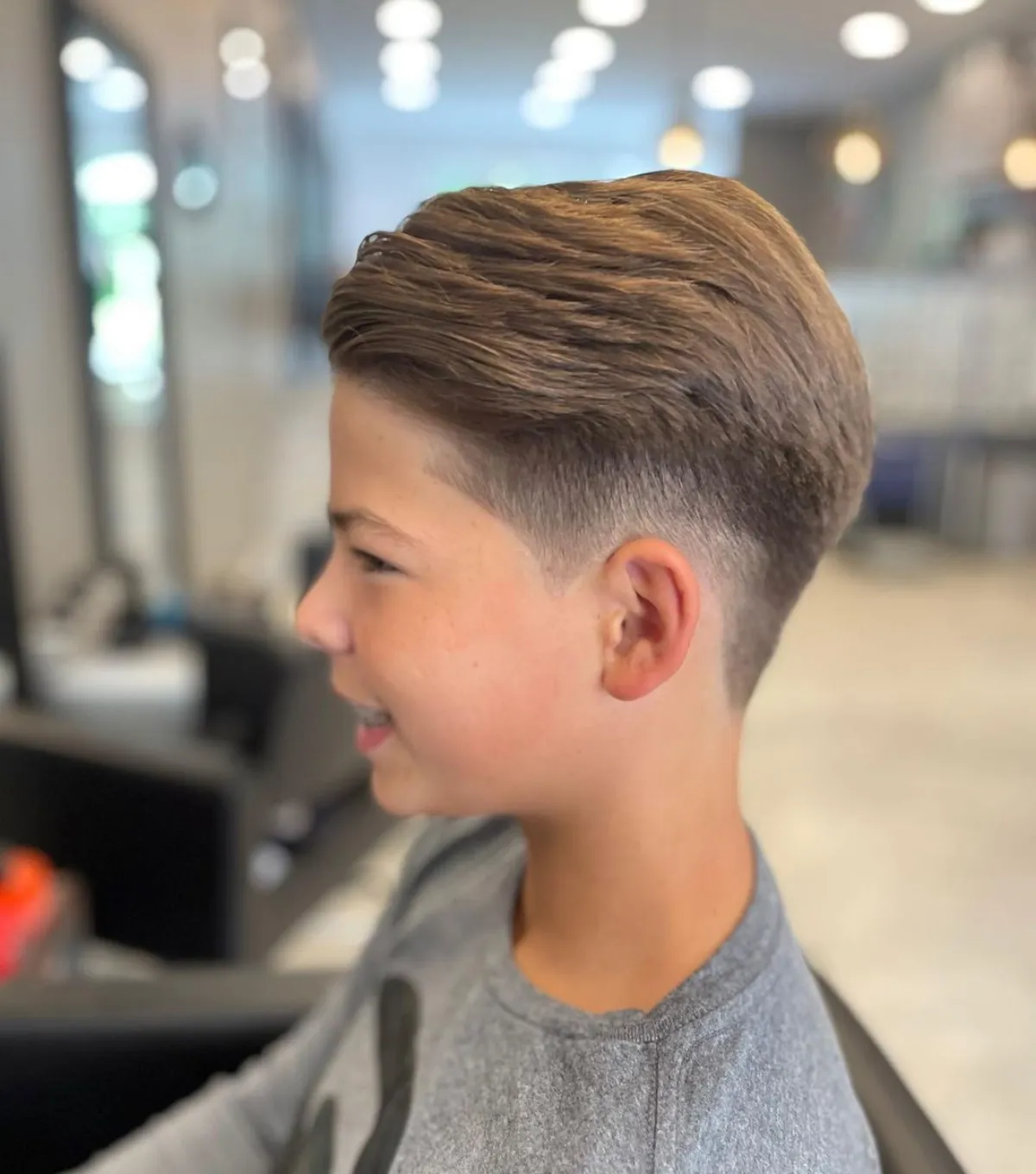 coole frisuren jungs low fade volumen glatte haare