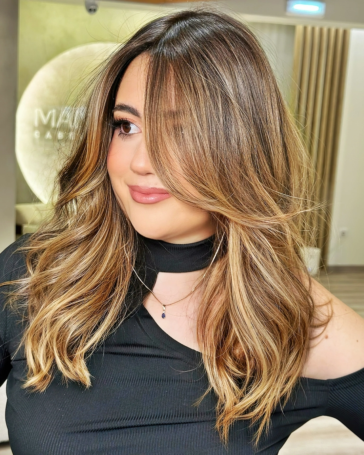 frisuren fuer ein rundes gesicht mittelange haare balayage braun blond manubelacabeleireiros