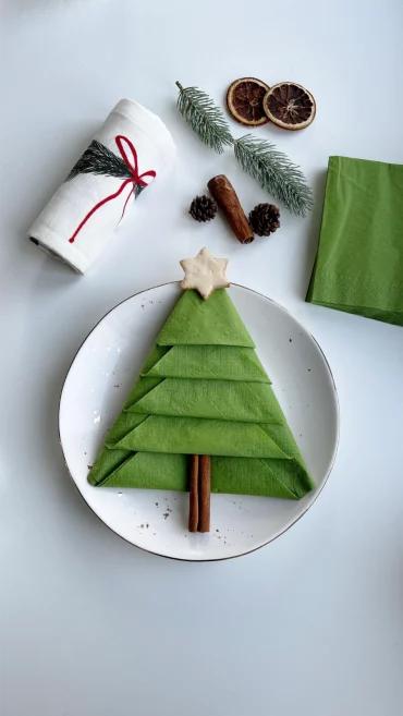 servietten falten weihnachten schnell und einfach tannenbaum