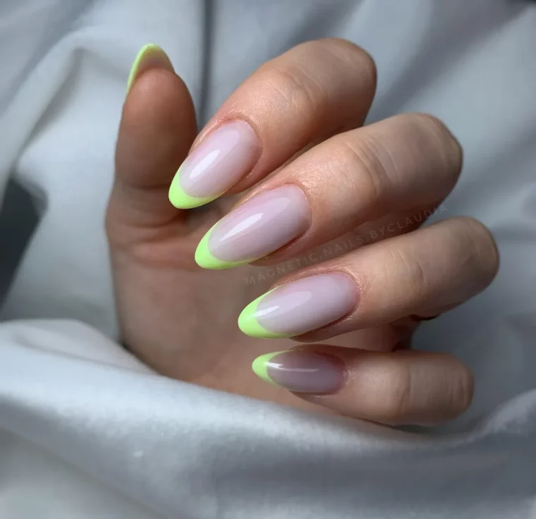 french nails farbig im frühling nude und neongelb