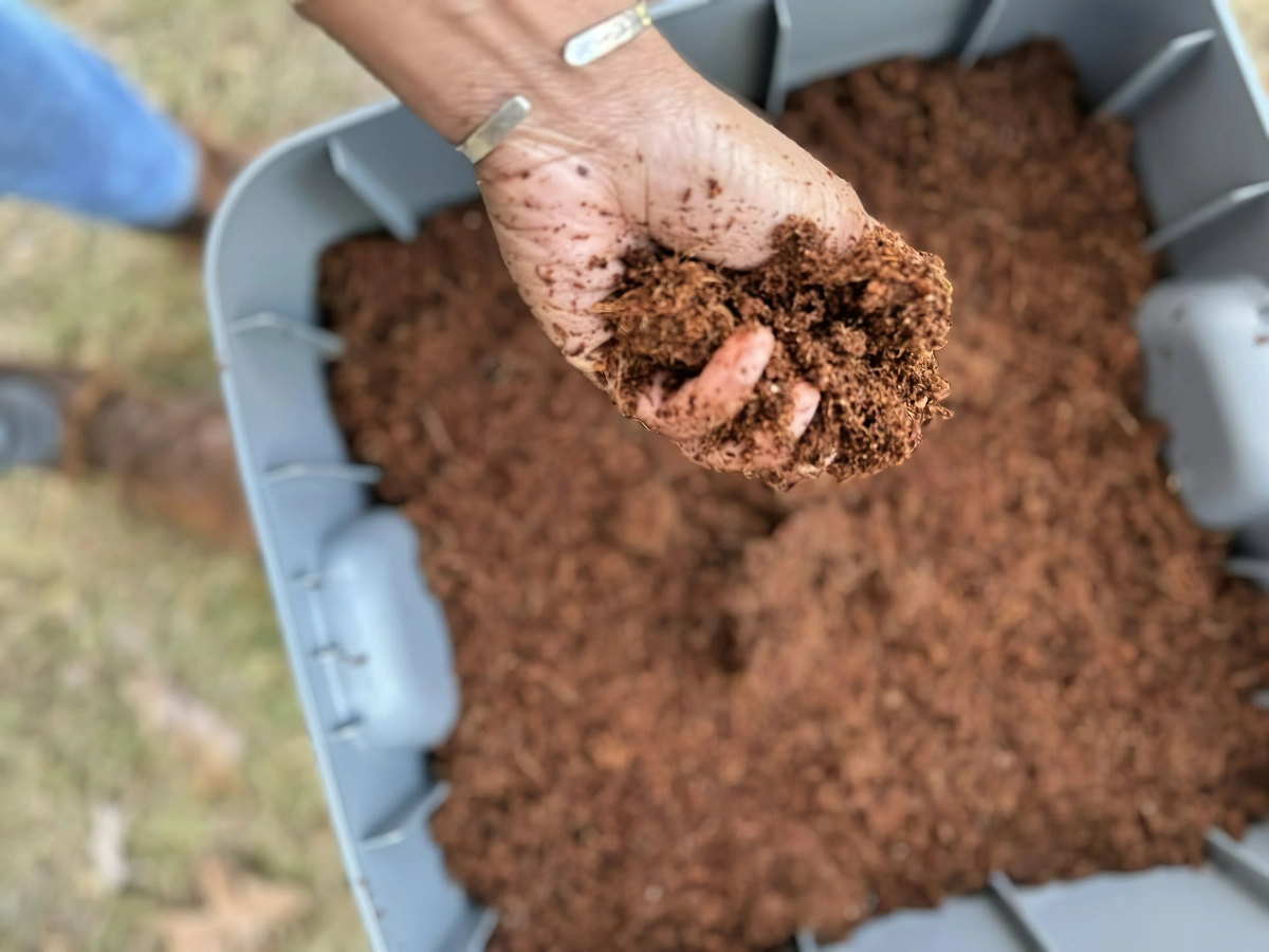 anzuchterde selber machen wie macht man aussaaterde zu hause becomingafarmgirl