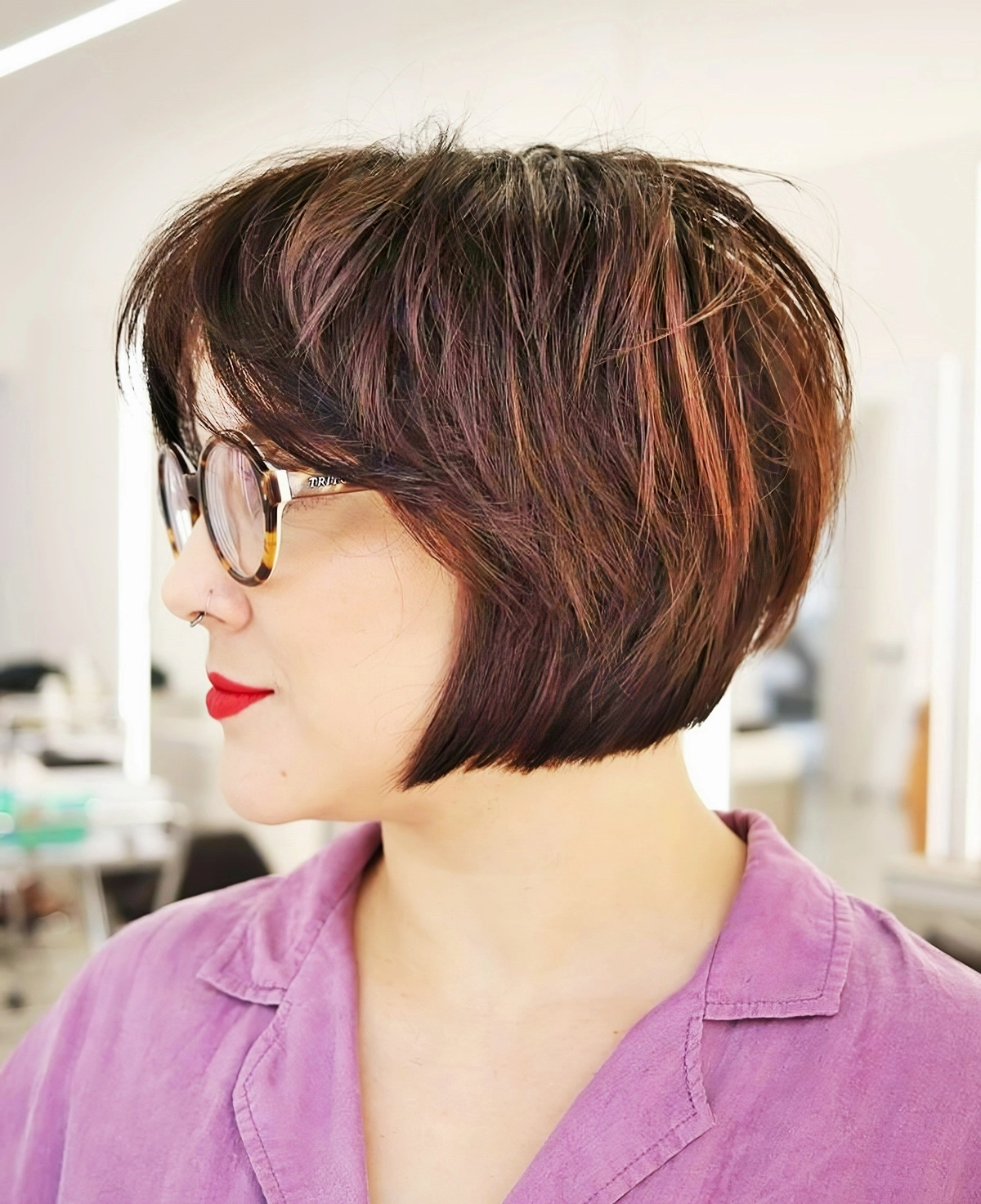 bob frisuren gestuft ab 50 mit brille bobfrisuren fuer reife frauen 2025 carolmariastyle