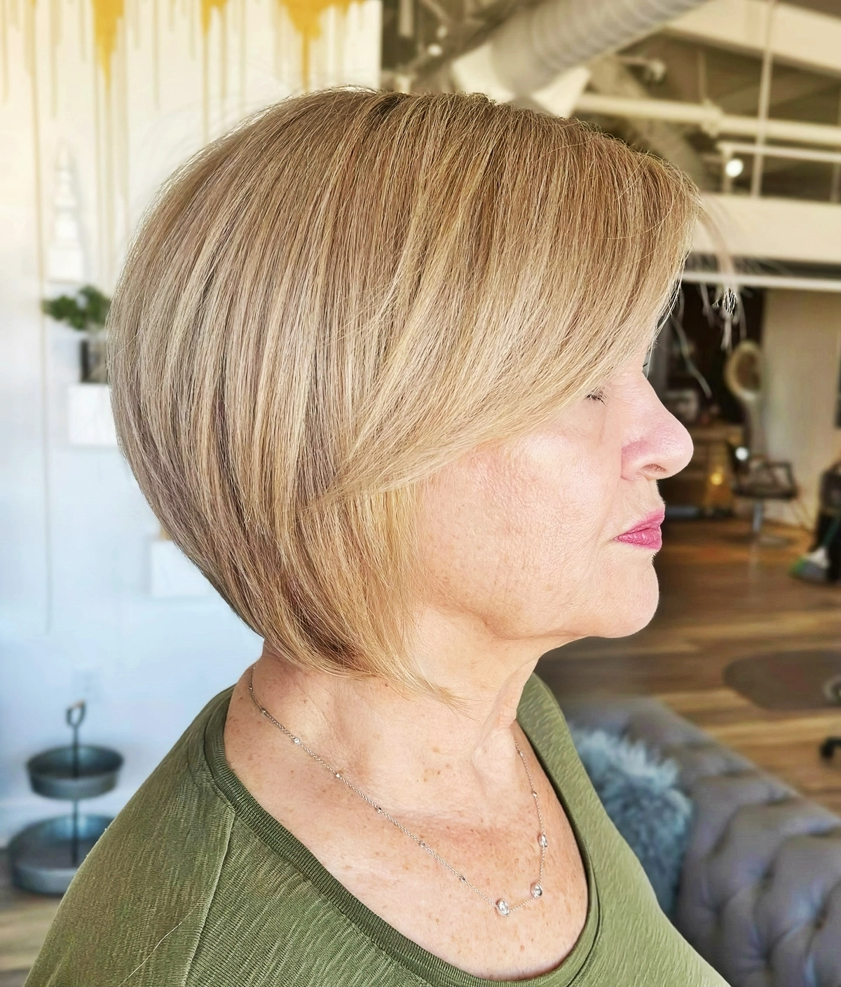 bob kurz mit pony haarschnitte die junger machen ab 50 madilyntranthamhairstylist