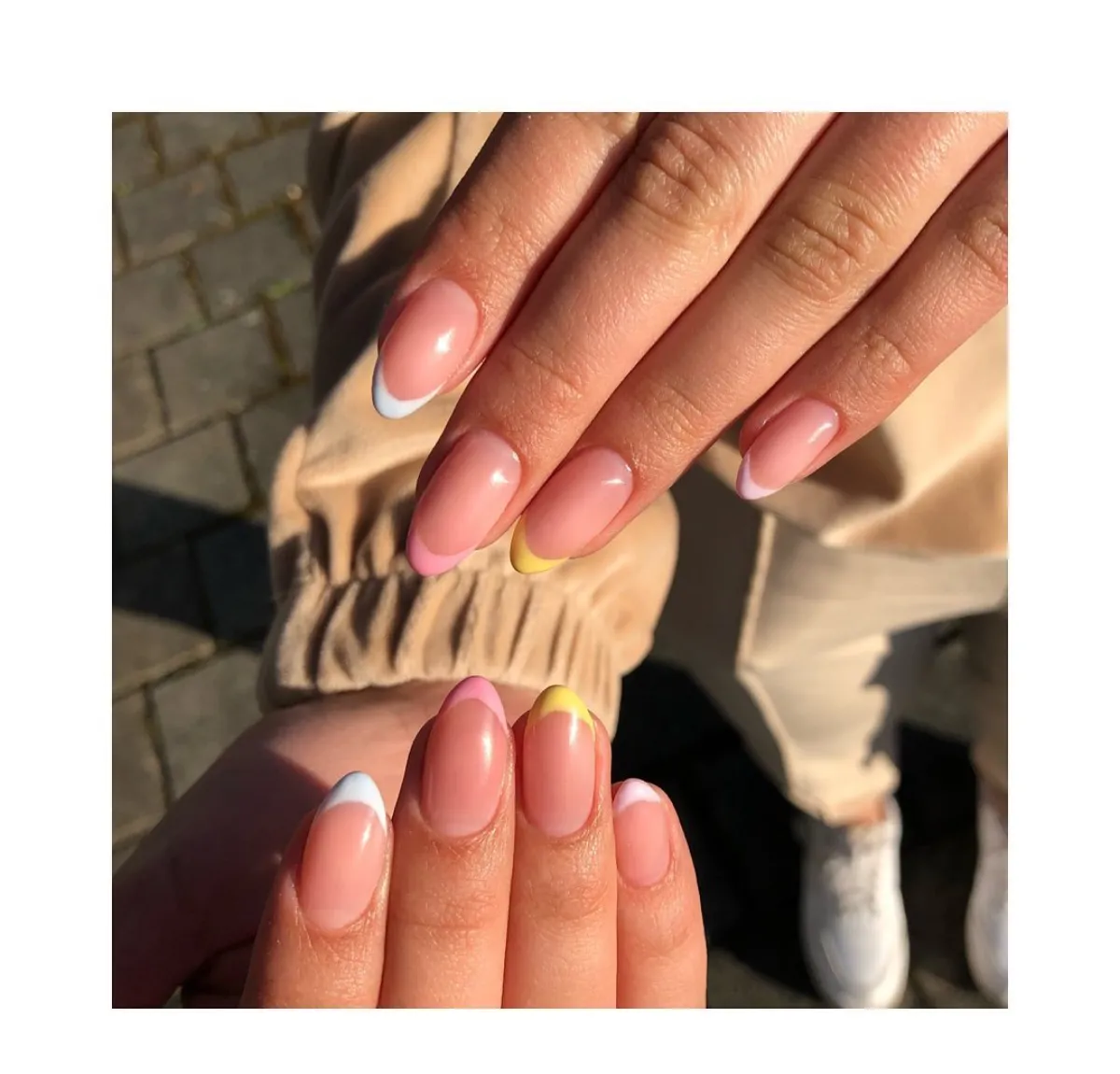 french manicure pastellfarben 2025 trends