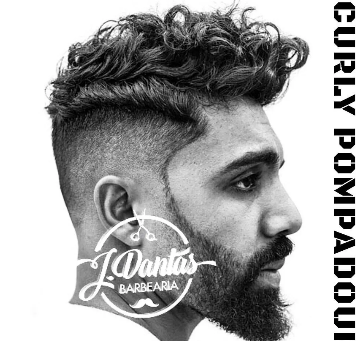 frisuren für männer mit locken curly pompadour