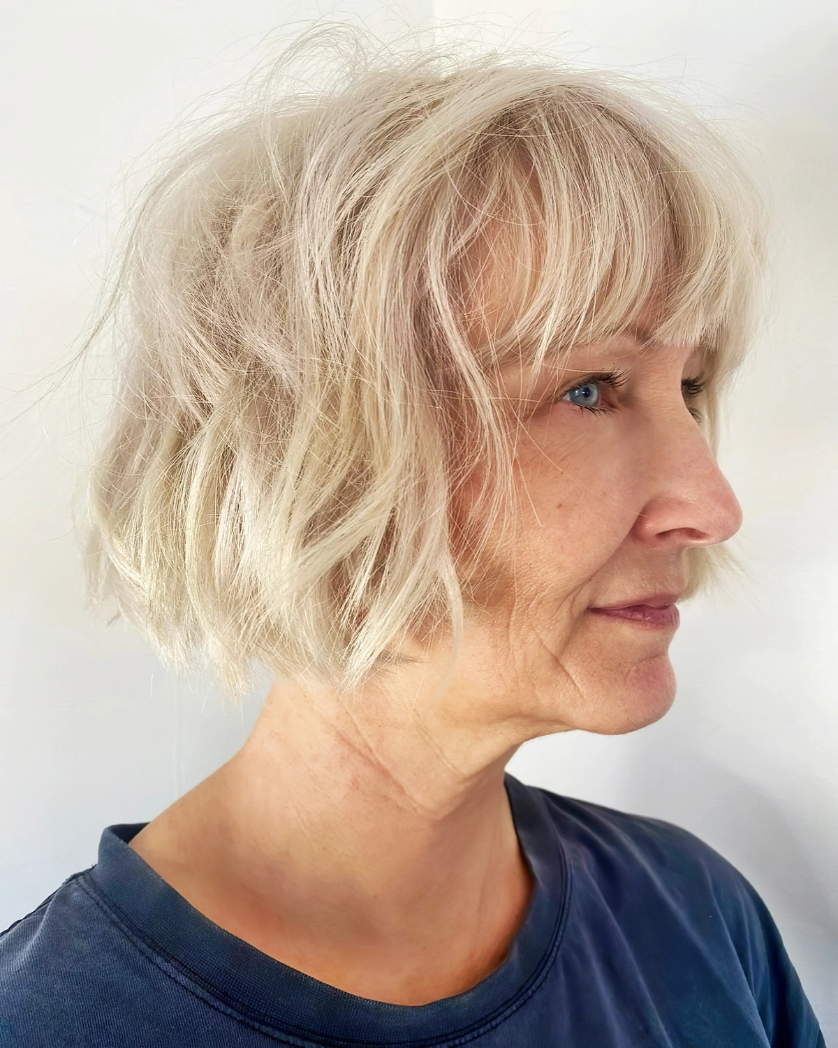 moderner bob kurz ab 60 mit pony platinblonde haare timpascoehair