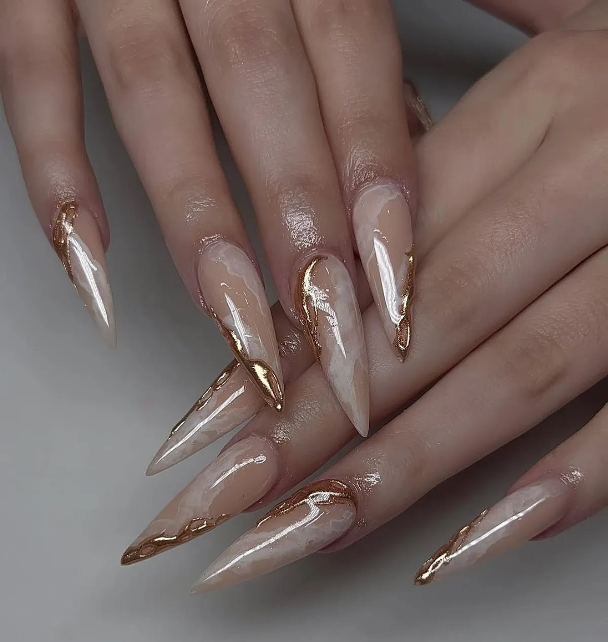 ombre nails chrom golden verlauf spitze nägel