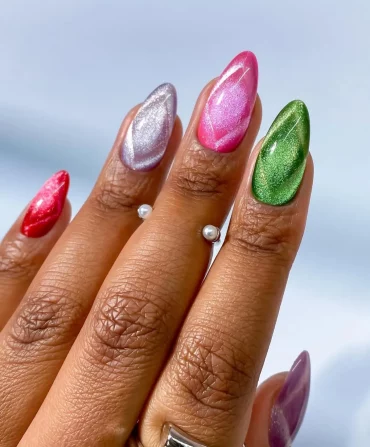 regenbogen nails buntes nageldesign mandelform