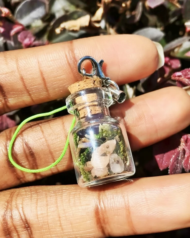 schlusesselanhaenger selber basteln aus mini glaesern zs.peace.beads