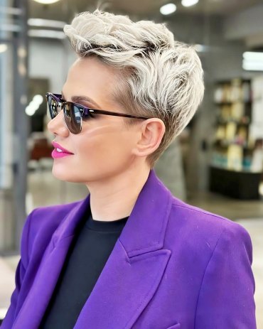 frisuren ab 50 mit brille kurze blonde haare mit dunklem ansatz short hair sweethearts