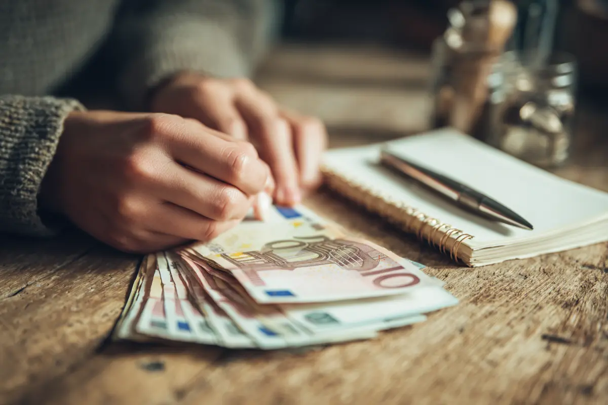 banknoten sortiert psychologie sieht 4 merkmale bei ihnen 3