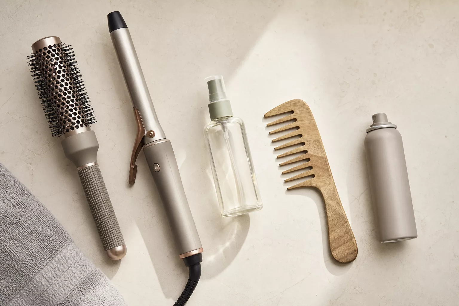 Styling-Werkzeuge für Volumen, Wellen und Pony im Überblick