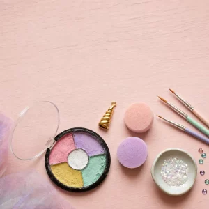 Materialien für Kinderschminke Einhorn: Farben, Pinsel und Glitzer