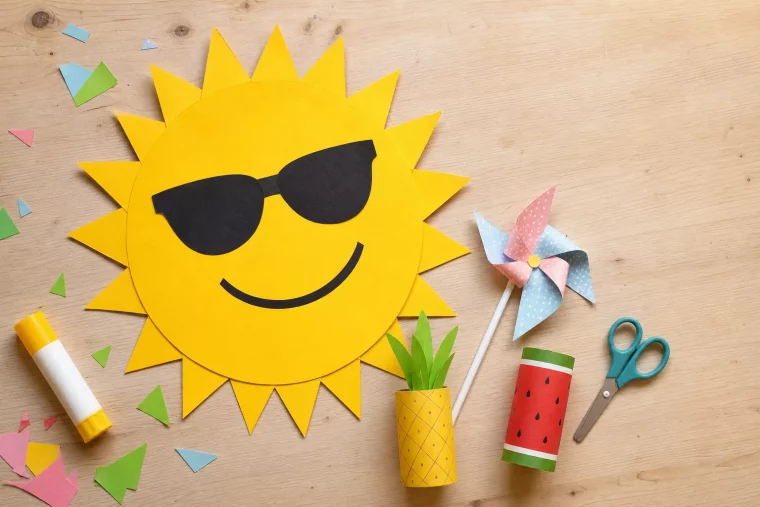 Basteln mit Kindern im Sommer: Sonne, Windrad und Früchte aus Klorollen